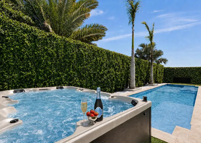 Villa Cabo Ocean View - 4br - 50ft Pool - Hot Tub - Gym *