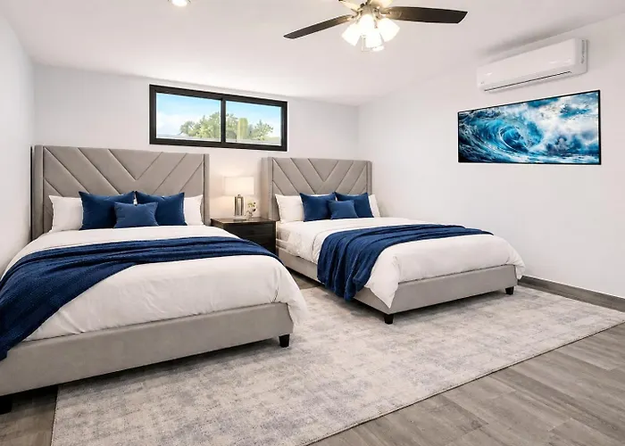 Villa Cabo Ocean View - 4br - 50ft Pool - Hot Tub - Gym